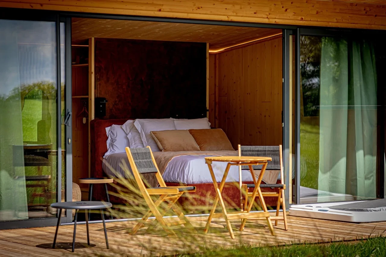 lit dedans dehors lodge 1